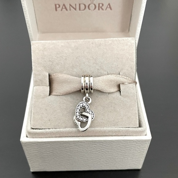 Pandora interlocking love charm - Picture 1 of 3